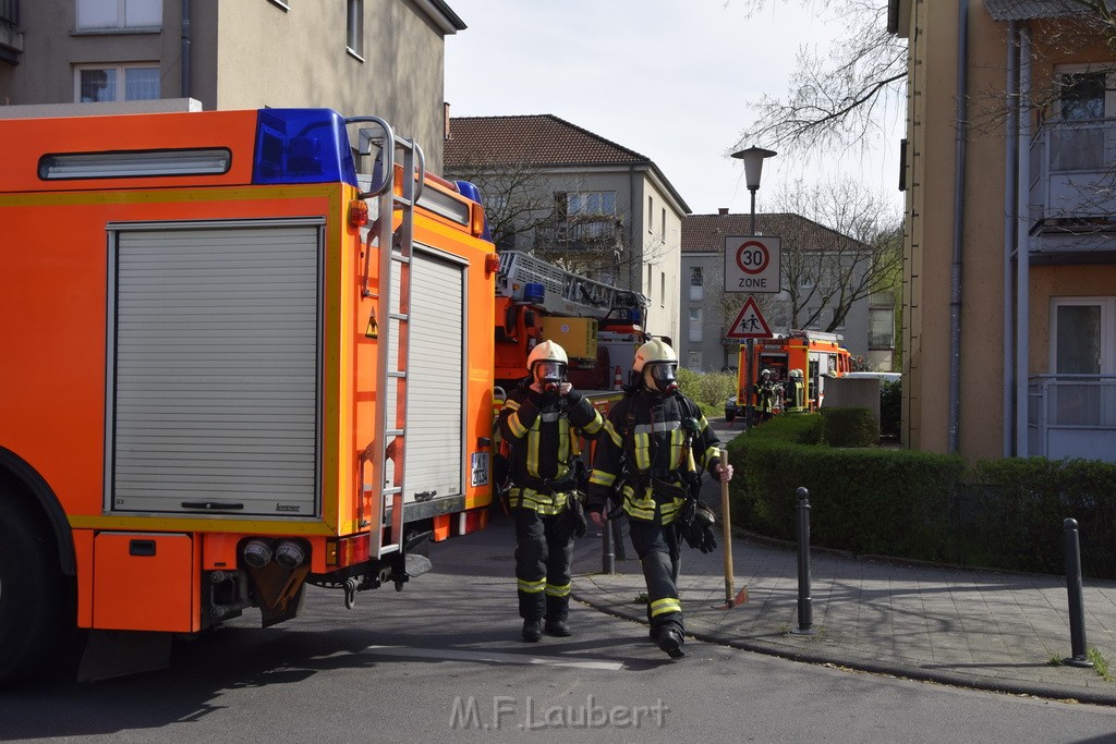 Feuer 1 Koeln Vingst Ansbacherstr P30.JPG - Miklos Laubert